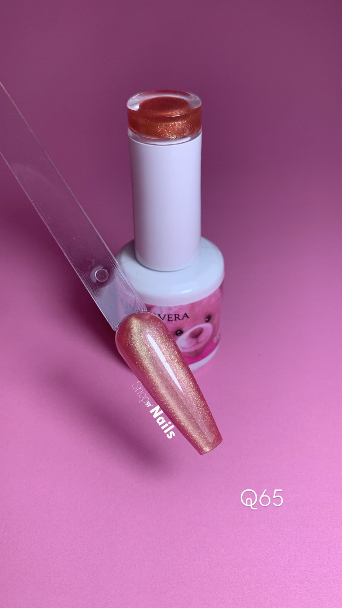 CAROLINA TAVERA Gel Cat Eye